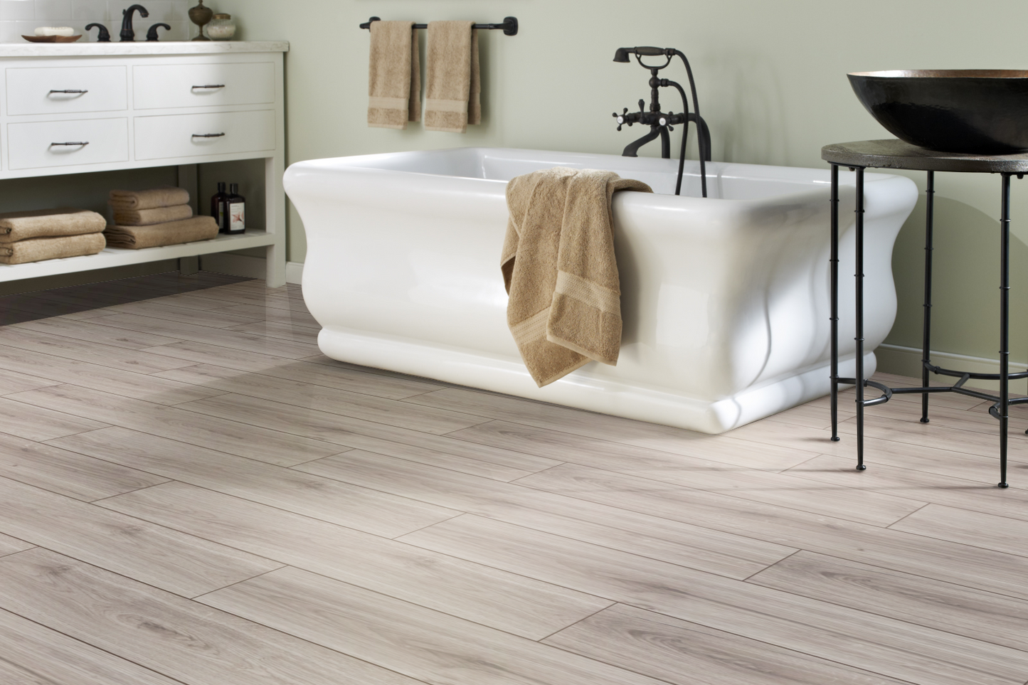 Modern Chestnut 8mm Laminate Flooring