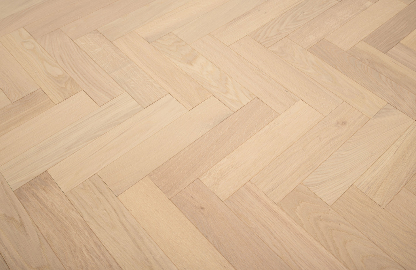 PrimeLine Norwyn Oak 20mm Herringbone Engineered Wood Flooring