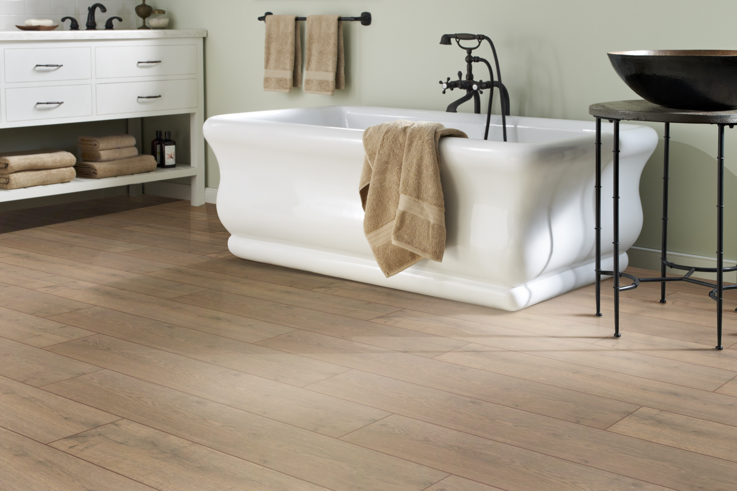 Oakwood Elite XL 12mm Laminate Flooring