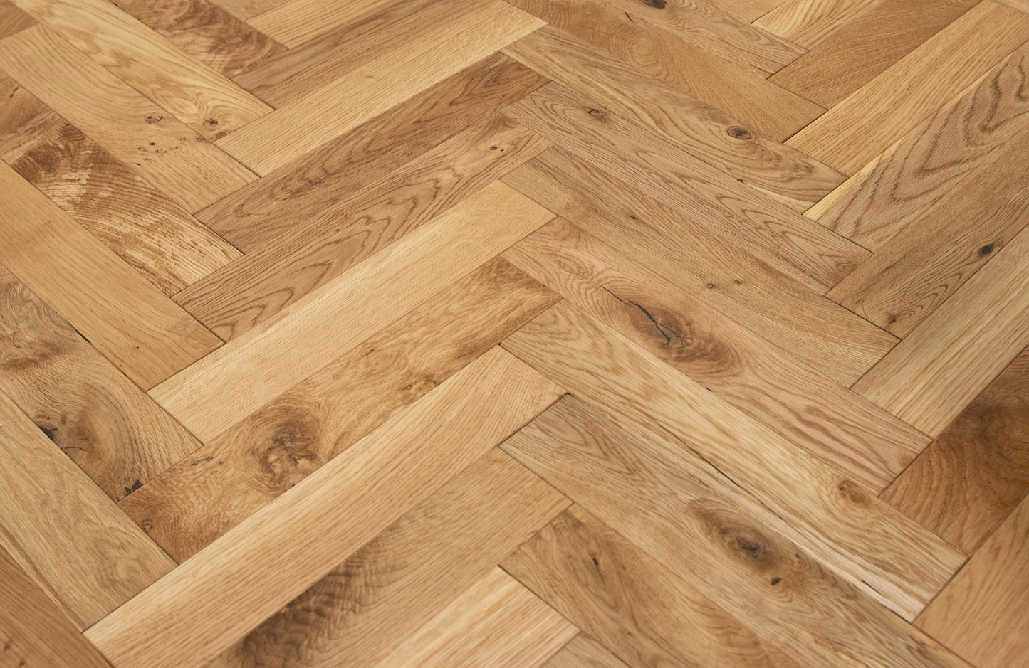 refined-timber-solid-oak-herringbone-flooring-4