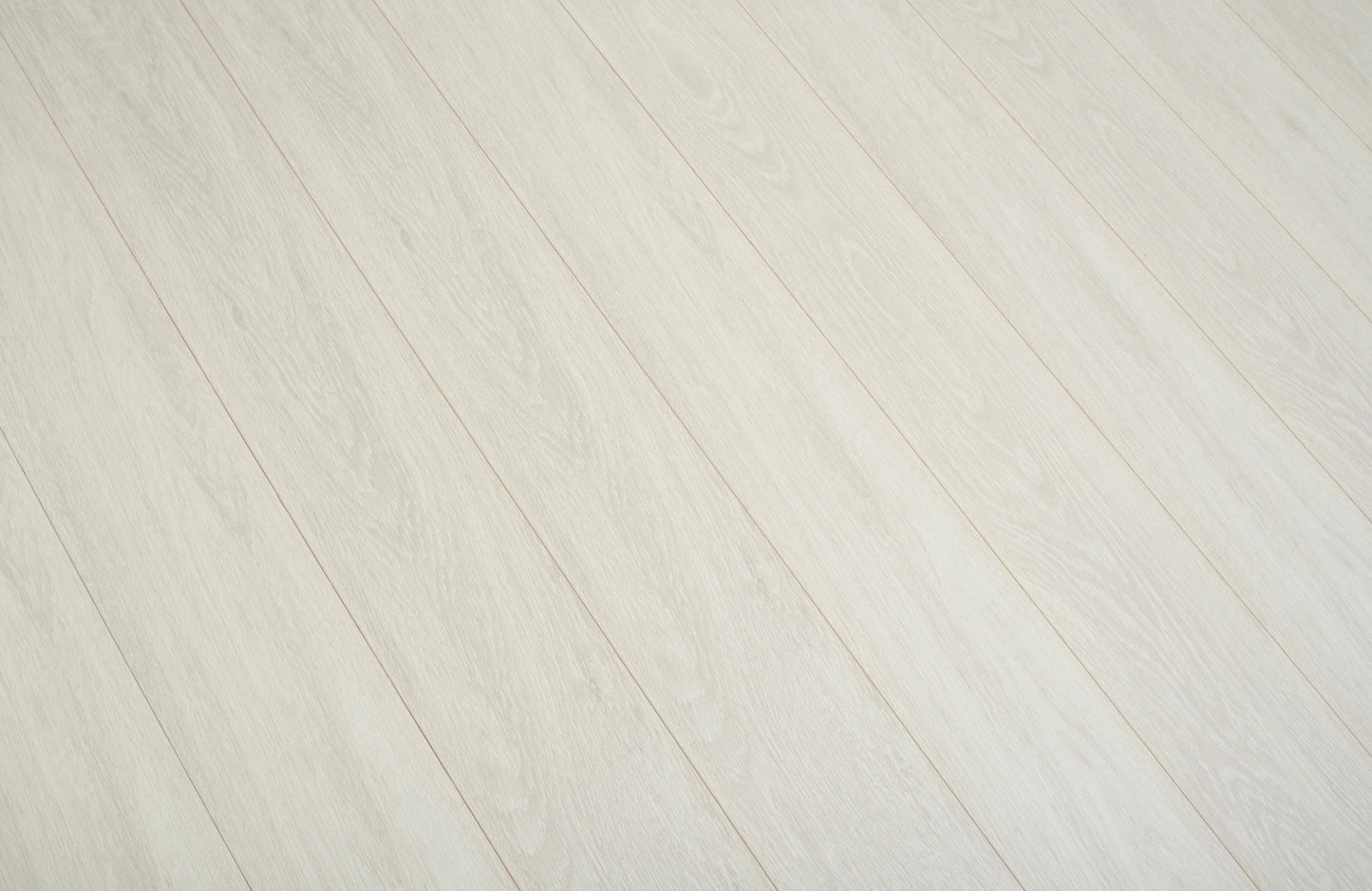 Waterproof Luxury Silverpine Oak 12mm Laminate Flooring