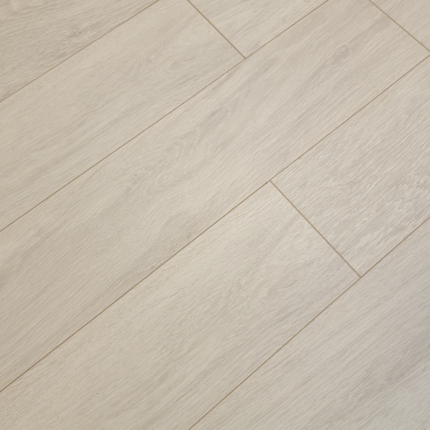 Waterproof Luxury Silverpine Oak 12mm Laminate Flooring