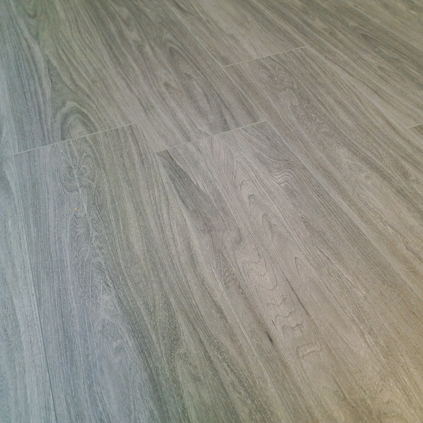 Waterproof Luxury Storm Grey Oak 8mm Laminate Flooring AC5