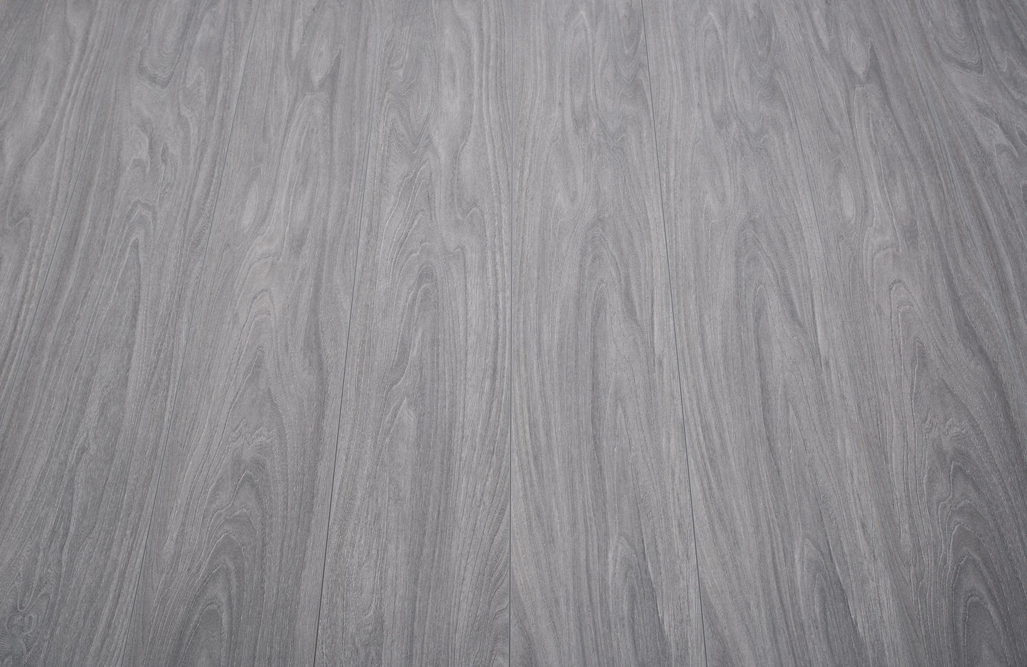 waterproof-luxury-storm-grey-oak-8mm-laminate-flooring-ac5-7