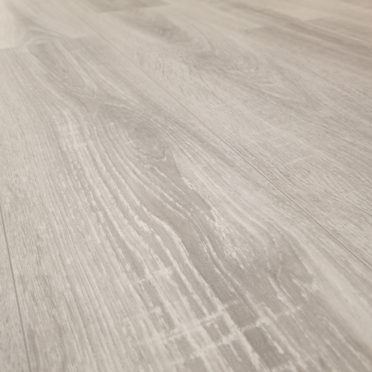 Waterproof Luxury Amberwood Oak 8mm Laminate Flooring