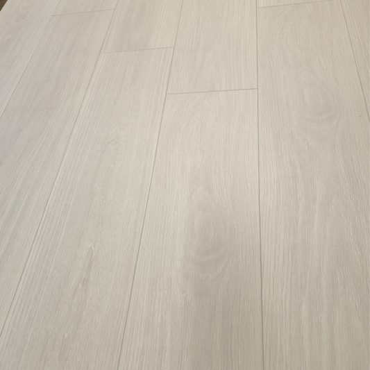 Waterproof Luxury Brightwood Oak 8mm Laminate Flooring