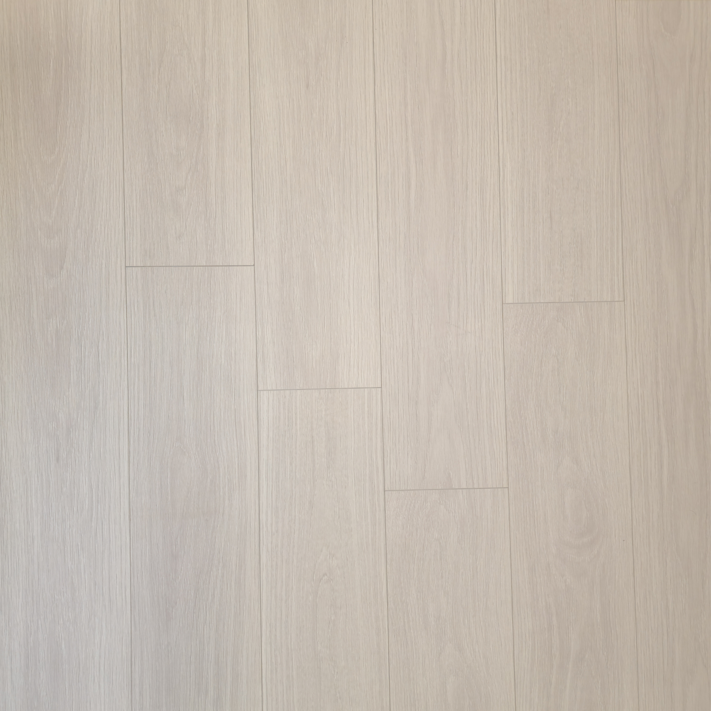 Waterproof Luxury Brightwood Oak 8mm Laminate Flooring