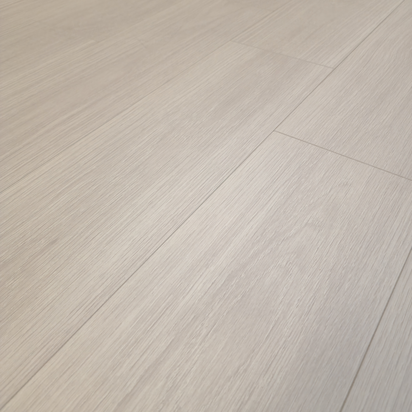 Waterproof Luxury Brightwood Oak 8mm Laminate Flooring