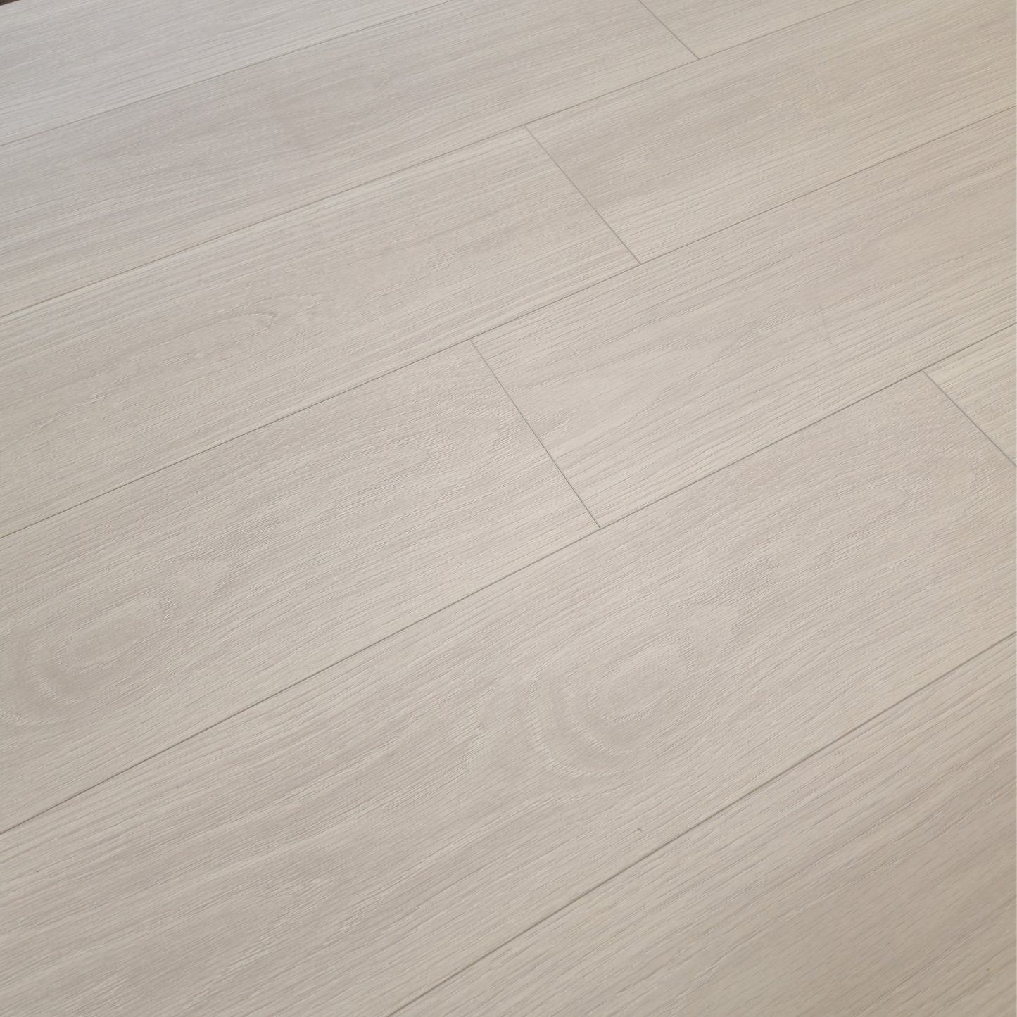 Waterproof Luxury Brightwood Oak 8mm Laminate Flooring