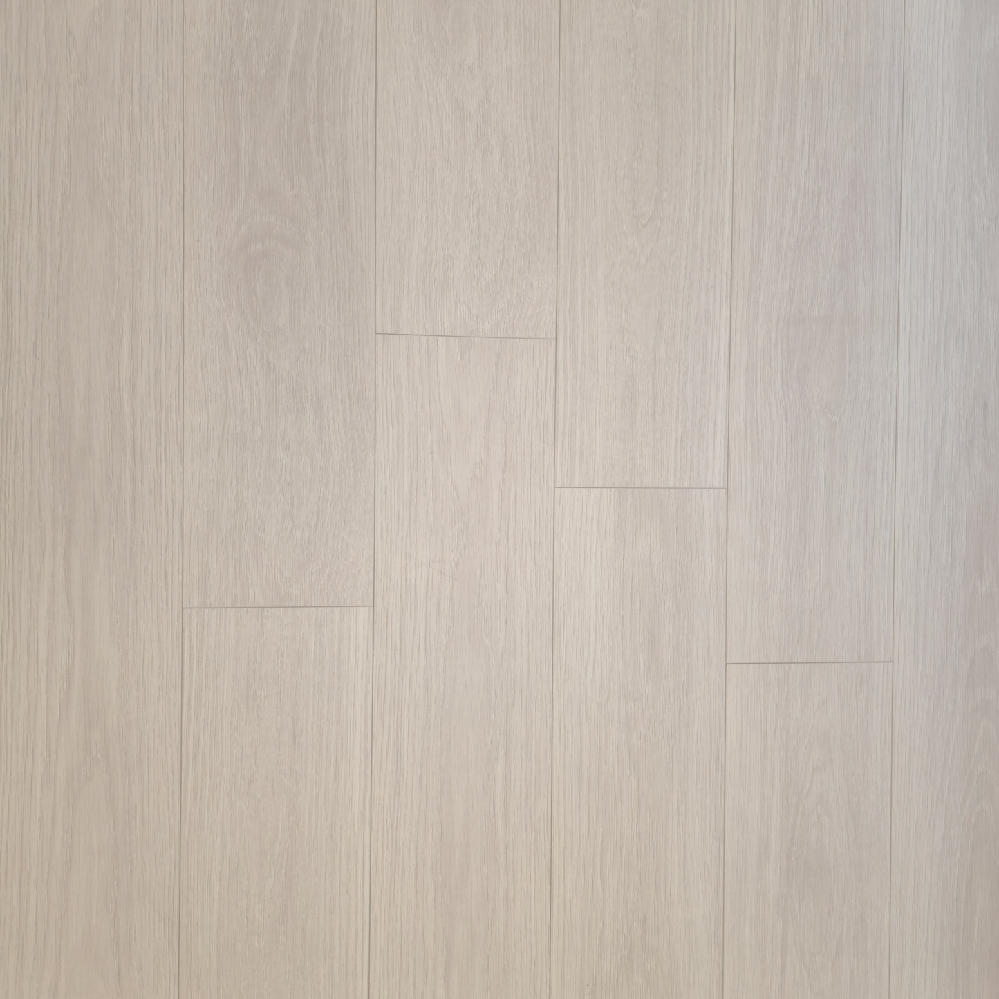Waterproof Luxury Brightwood Oak 8mm Laminate Flooring