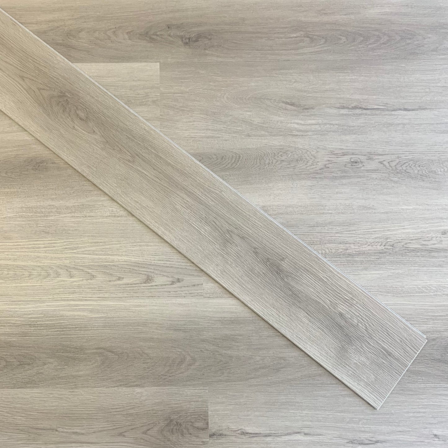 Waterproof Ashen Grey Oak  Plank LVT Rigid Core SPC Click Luxury Vinyl Tile Flooring