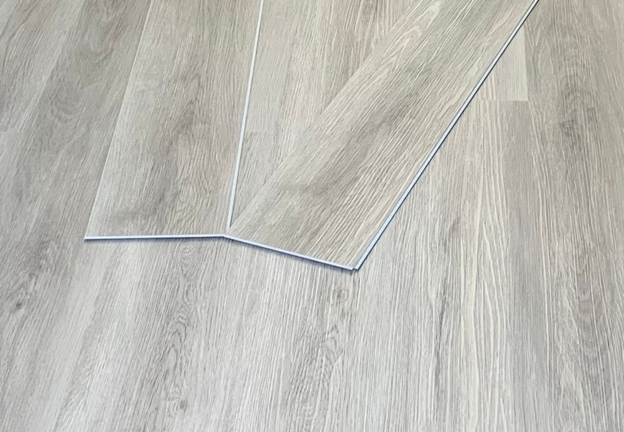 Waterproof Ashen Grey Oak  Plank LVT Rigid Core SPC Click Luxury Vinyl Tile Flooring