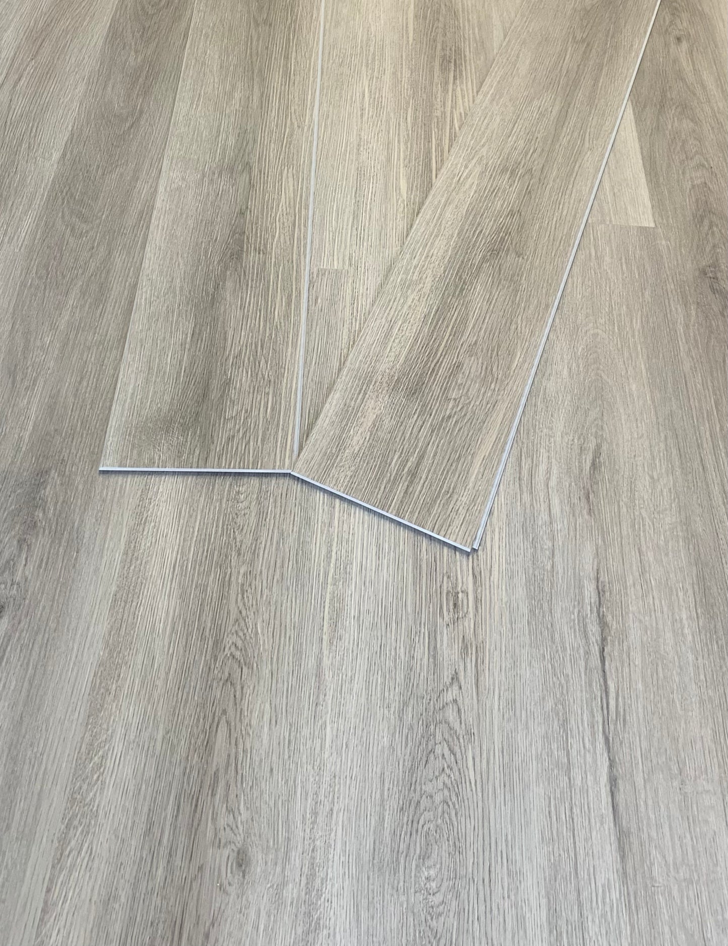 Waterproof Ashen Grey Oak  Plank LVT Rigid Core SPC Click Luxury Vinyl Tile Flooring