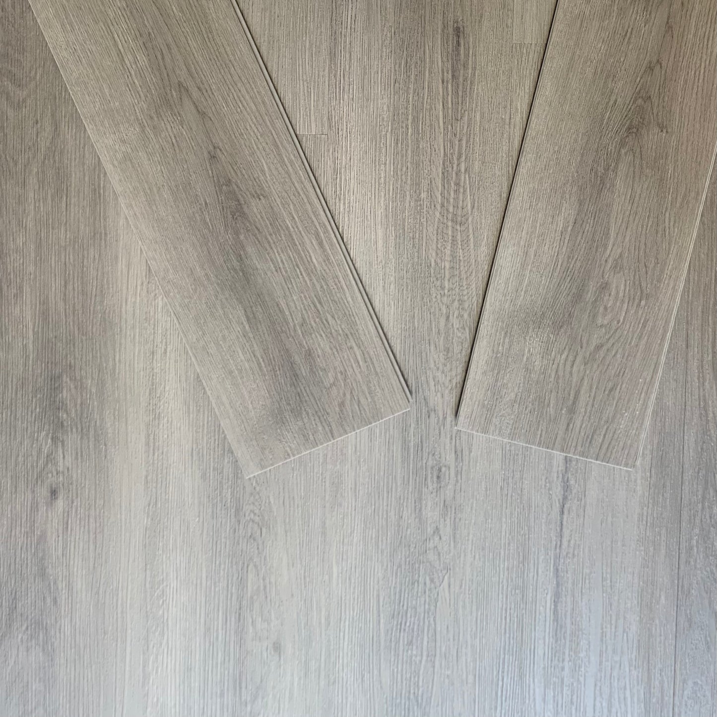 Waterproof Ashen Grey Oak  Plank LVT Rigid Core SPC Click Luxury Vinyl Tile Flooring