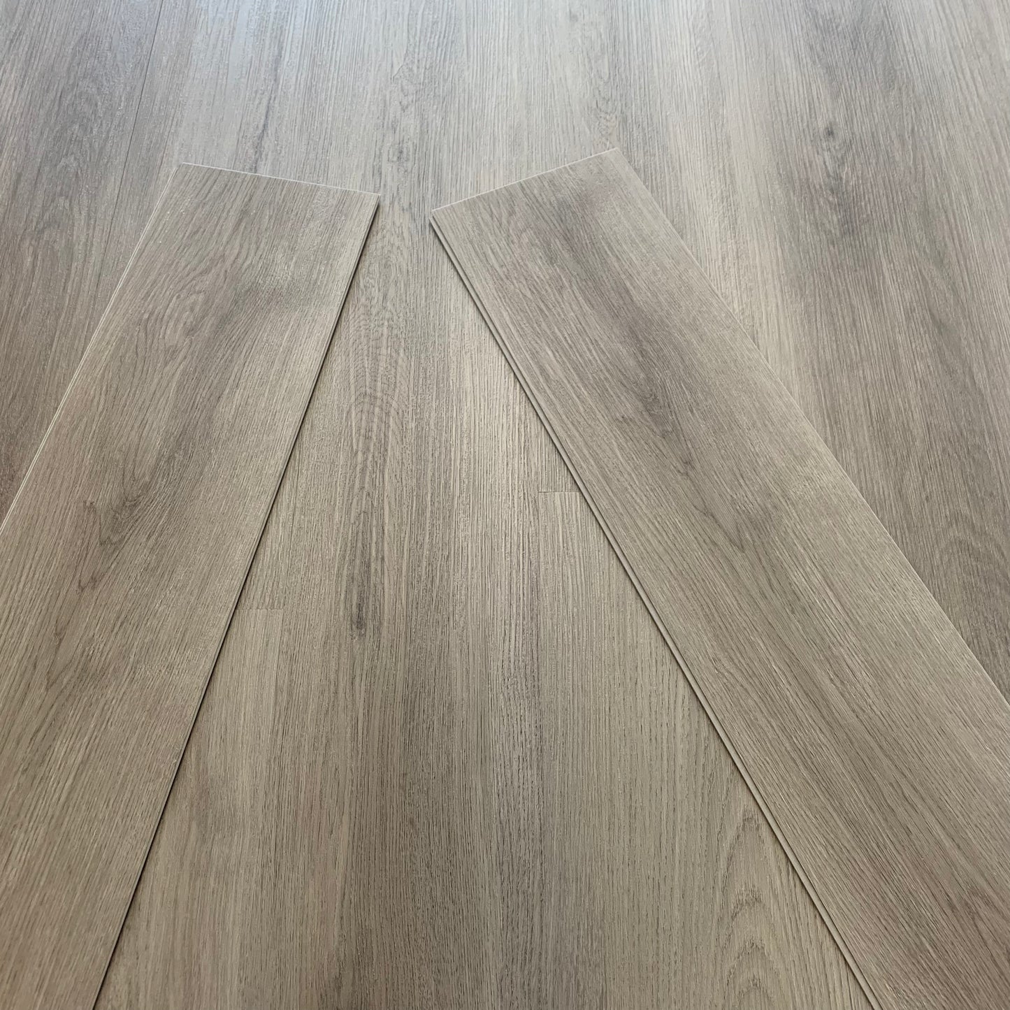 Waterproof Ashen Grey Oak  Plank LVT Rigid Core SPC Click Luxury Vinyl Tile Flooring
