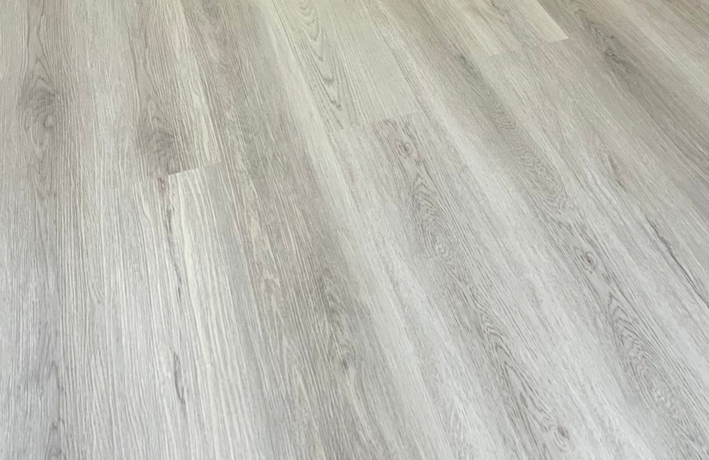 Waterproof Ashen Grey Oak  Plank LVT Rigid Core SPC Click Luxury Vinyl Tile Flooring