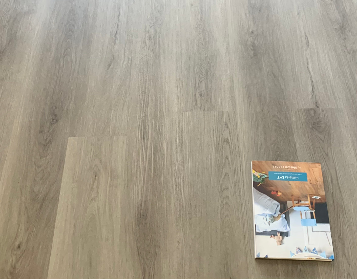 Waterproof Ashen Grey Oak  Plank LVT Rigid Core SPC Click Luxury Vinyl Tile Flooring