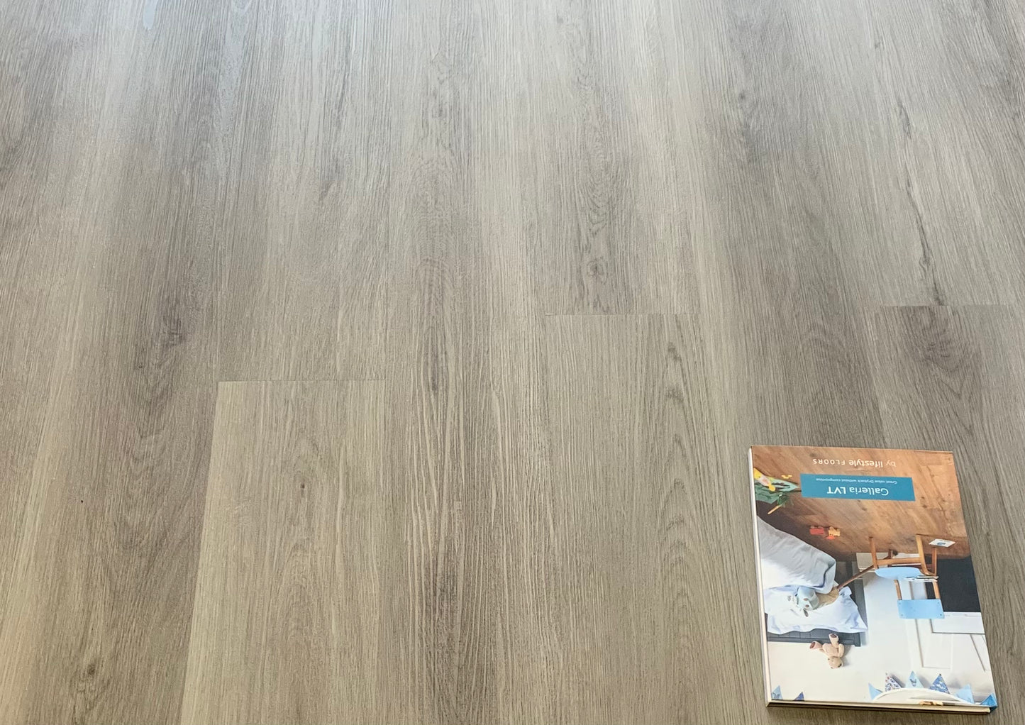 Waterproof Ashen Grey Oak  Plank LVT Rigid Core SPC Click Luxury Vinyl Tile Flooring