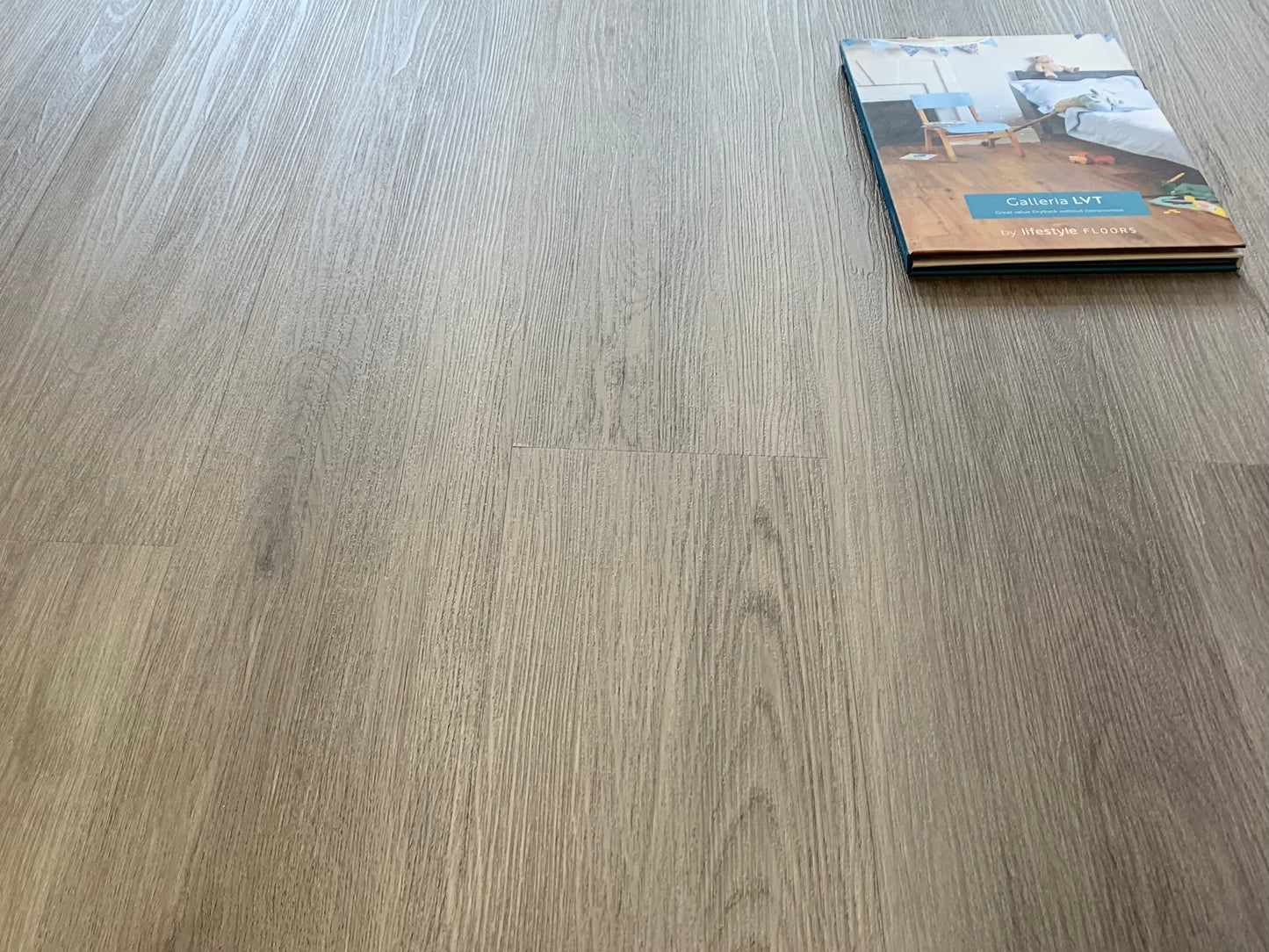 Waterproof Ashen Grey Oak  Plank LVT Rigid Core SPC Click Luxury Vinyl Tile Flooring