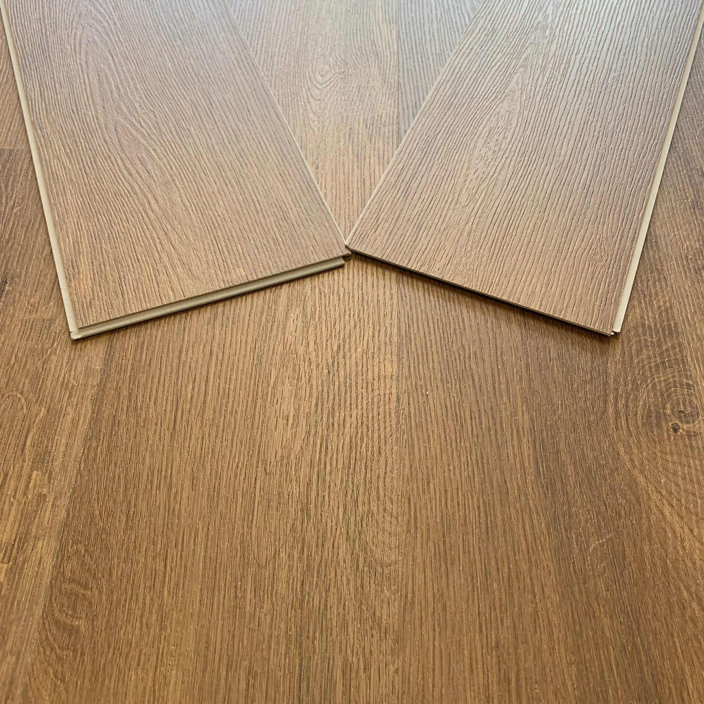 Waterproof HeritageCore Plank LVT Rigid Core SPC 5.2mm Click Luxury Vinyl Tile Flooring