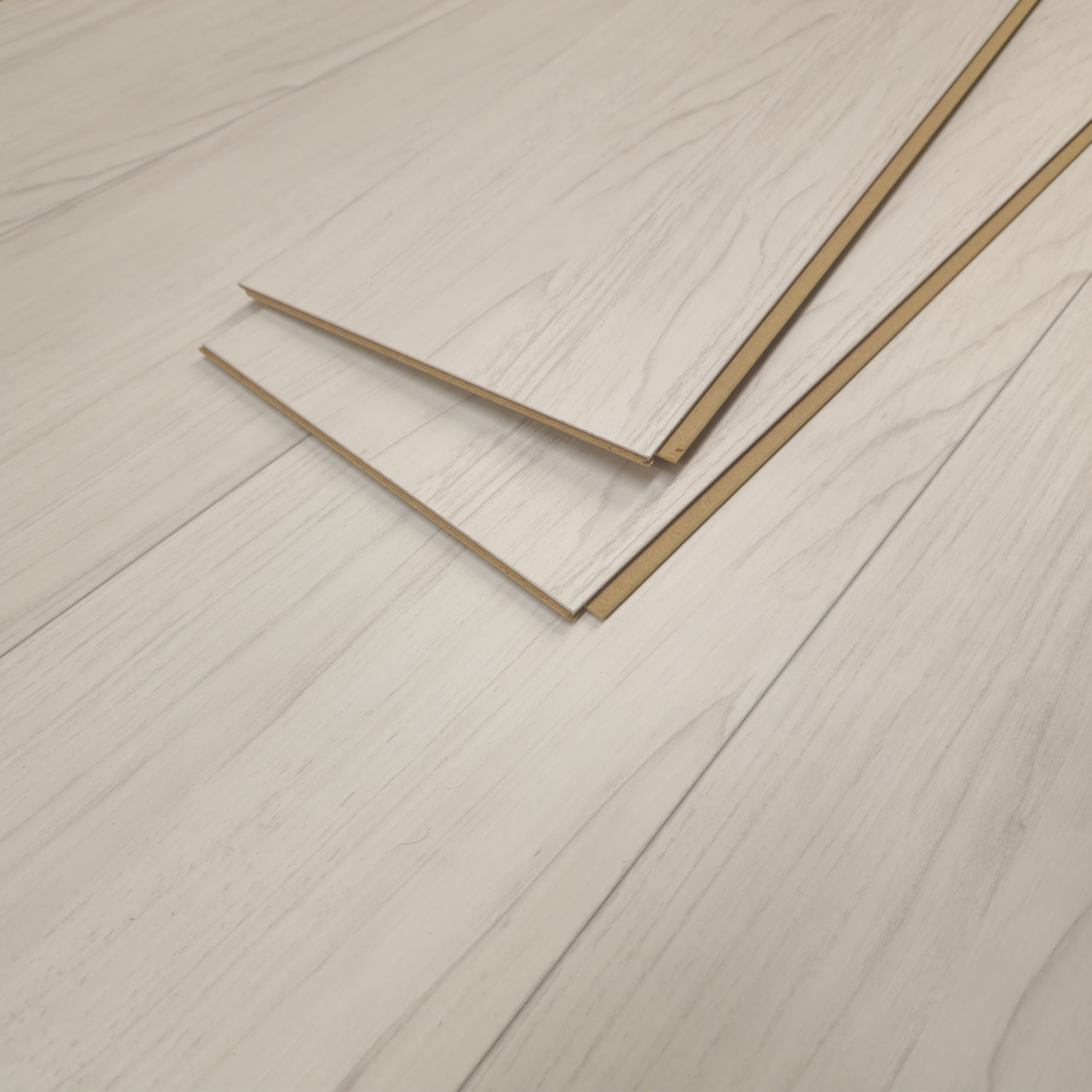 Waterproof Luxury Autumn Oak 8mm Laminate Flooring AC5