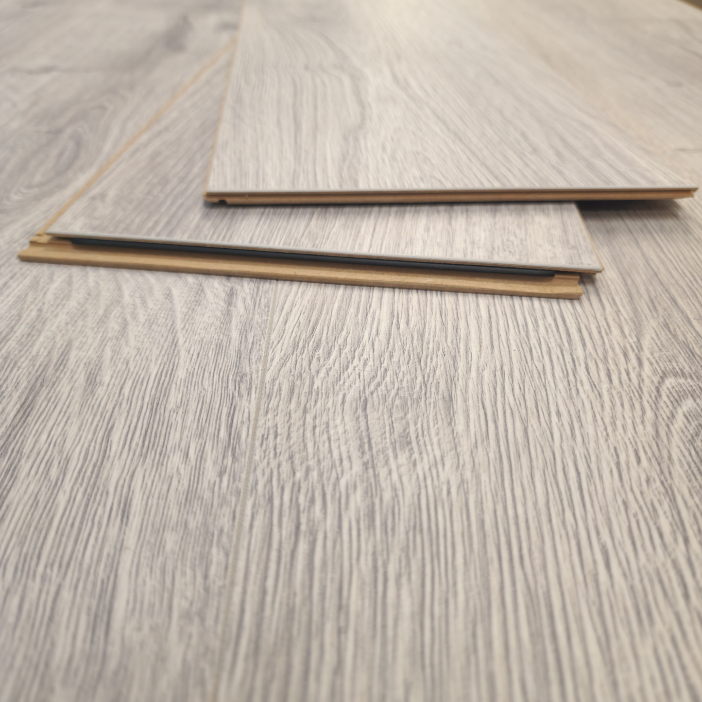 Waterproof Luxury Ivory Oak 8mm Laminate Flooring