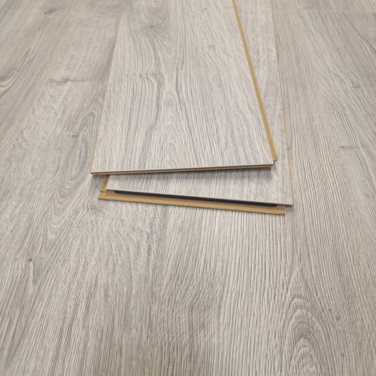 Waterproof Luxury Ivory Oak 8mm Laminate Flooring