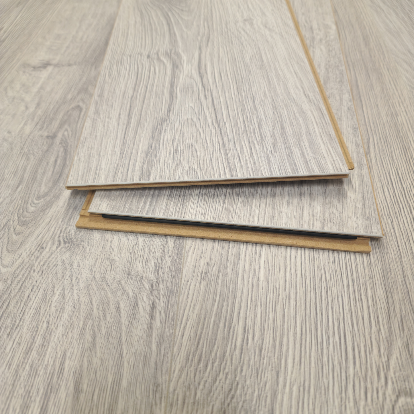 Waterproof Luxury Ivory Oak 8mm Laminate Flooring