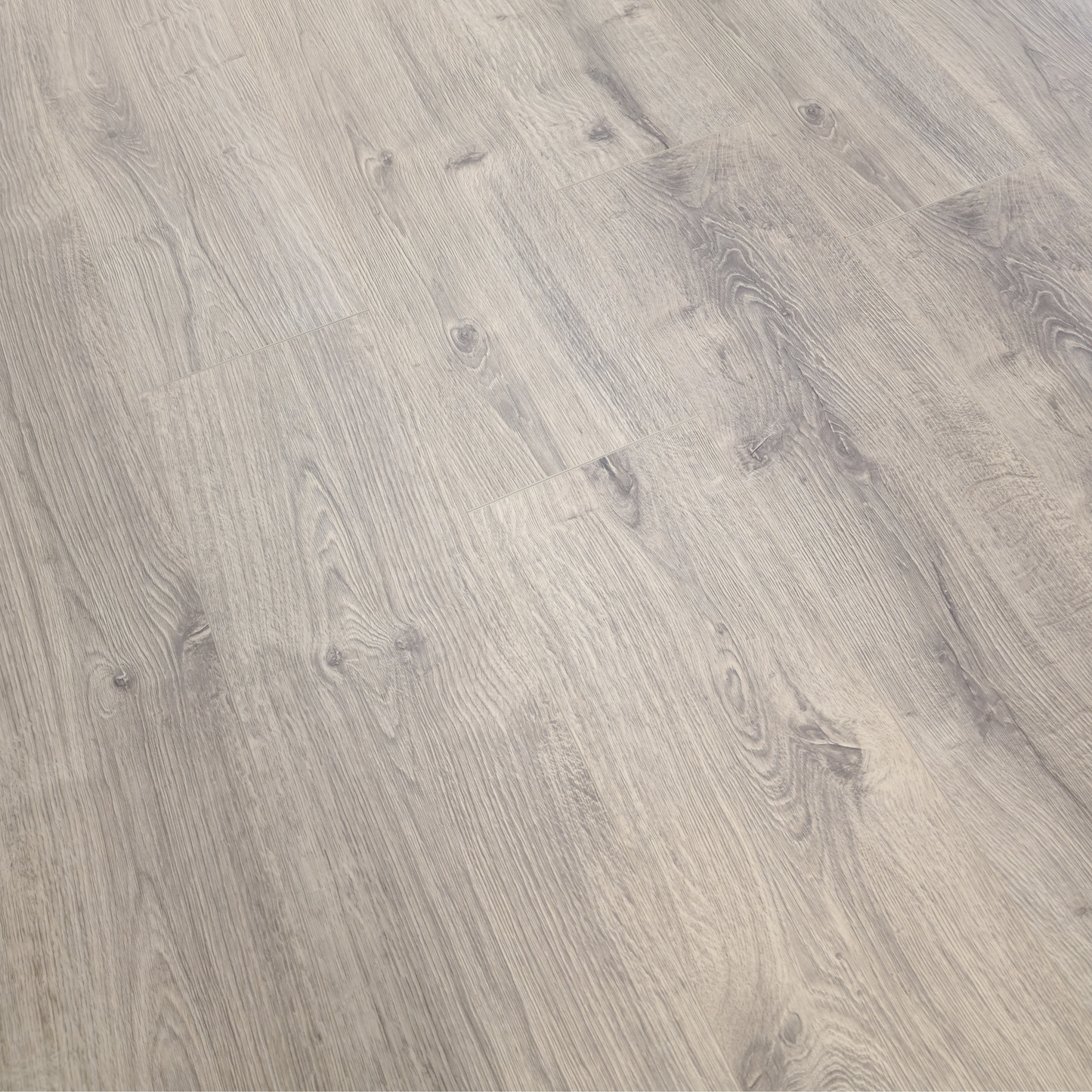 Waterproof Luxury Ivory Oak 8mm Laminate Flooring