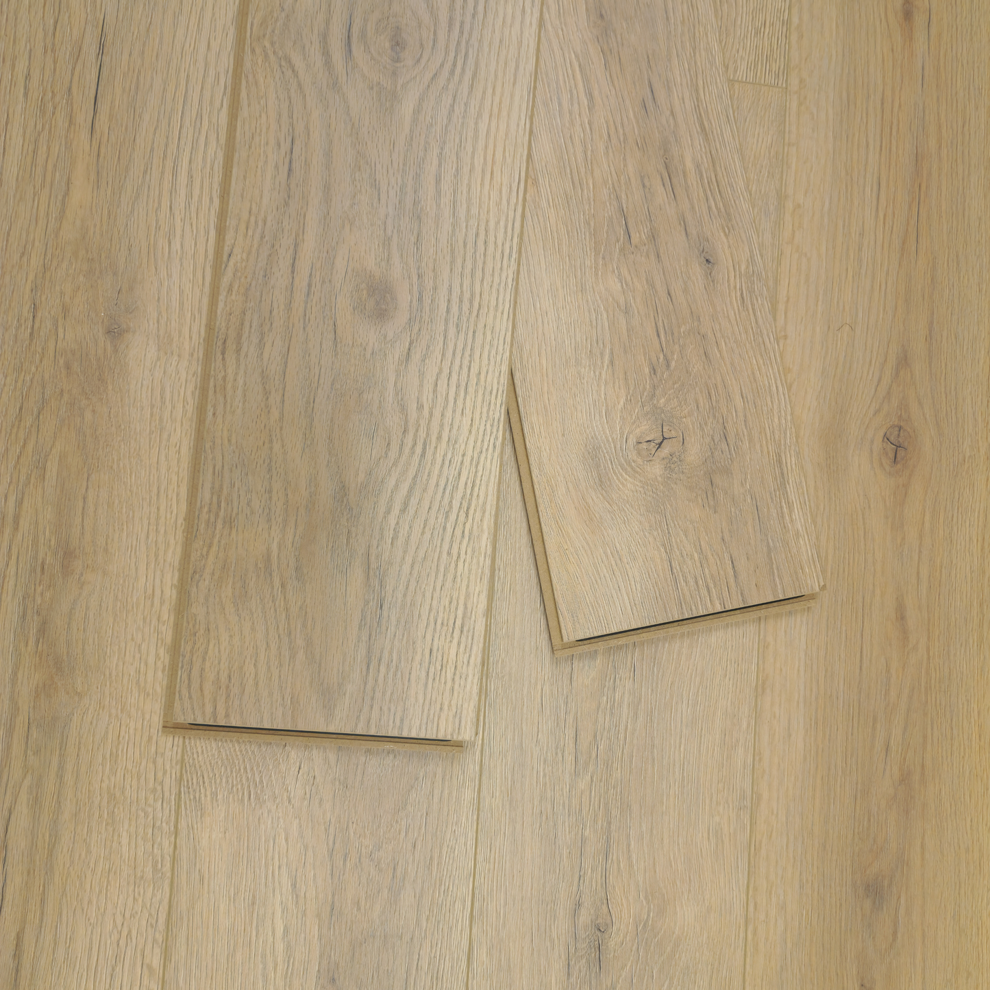 Waterproof Luxury Lightwood Oak 8mm Laminate Flooring