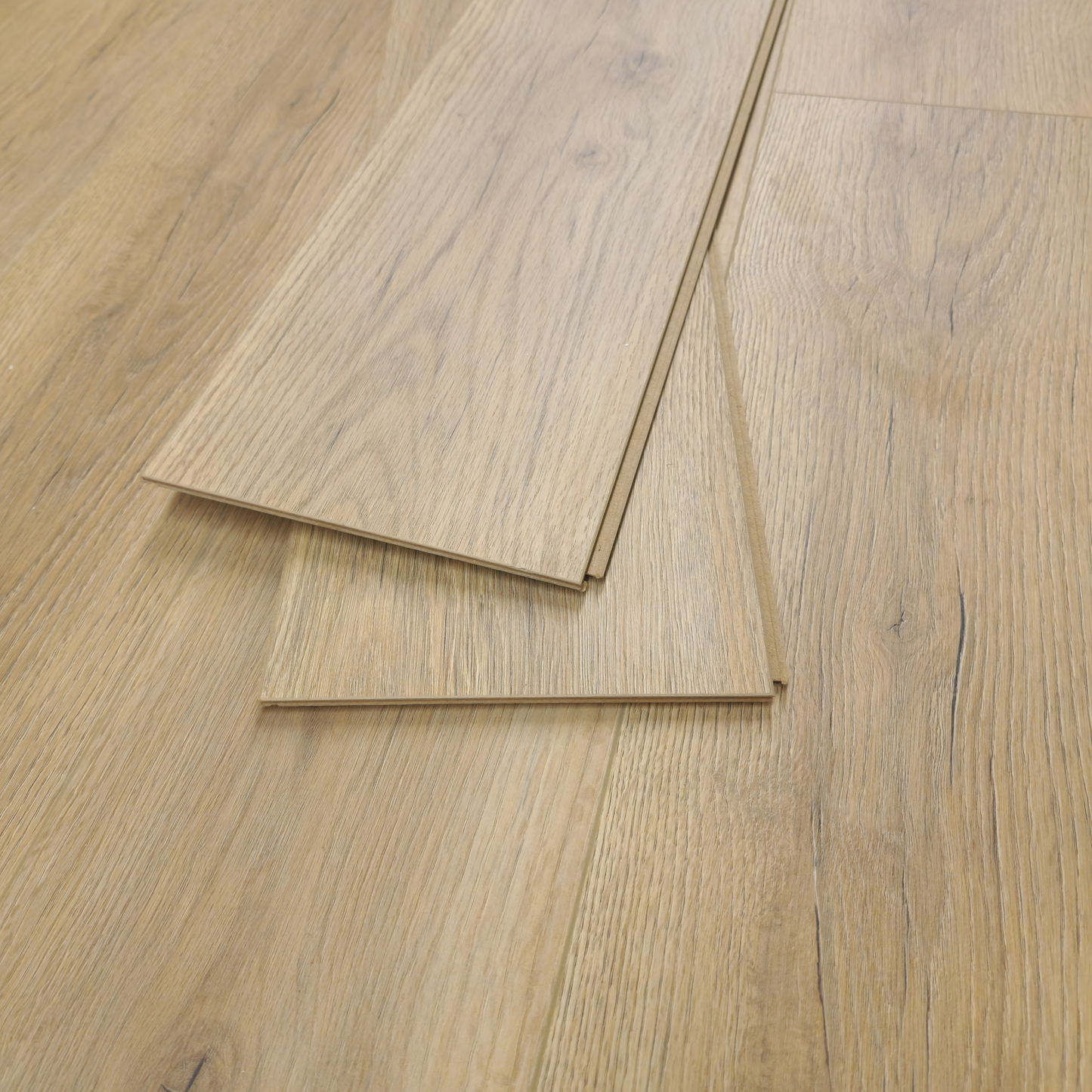 Waterproof Luxury Lightwood Oak 8mm Laminate Flooring