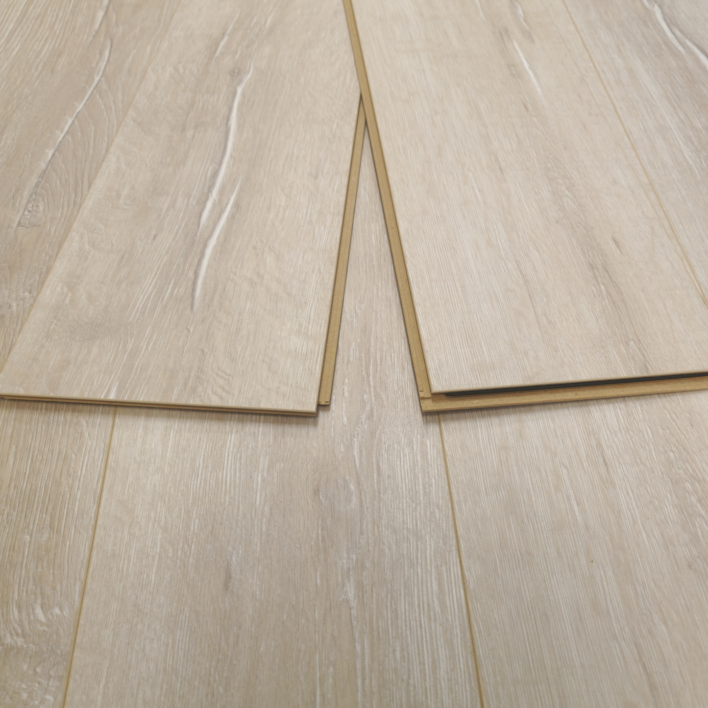 Waterproof Luxury Luma Oak 8mm Laminate Flooring