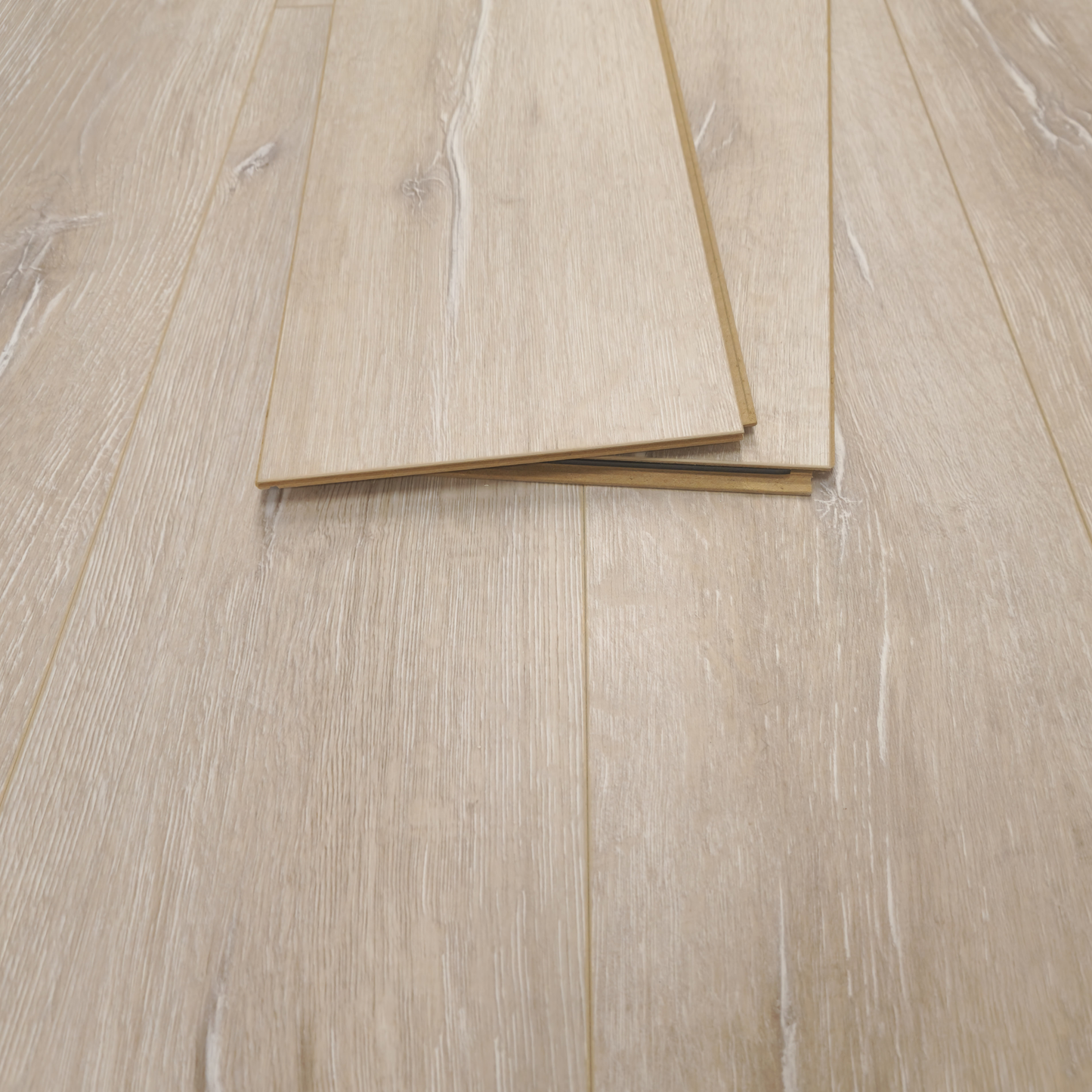 Waterproof Luxury Luma Oak 8mm Laminate Flooring