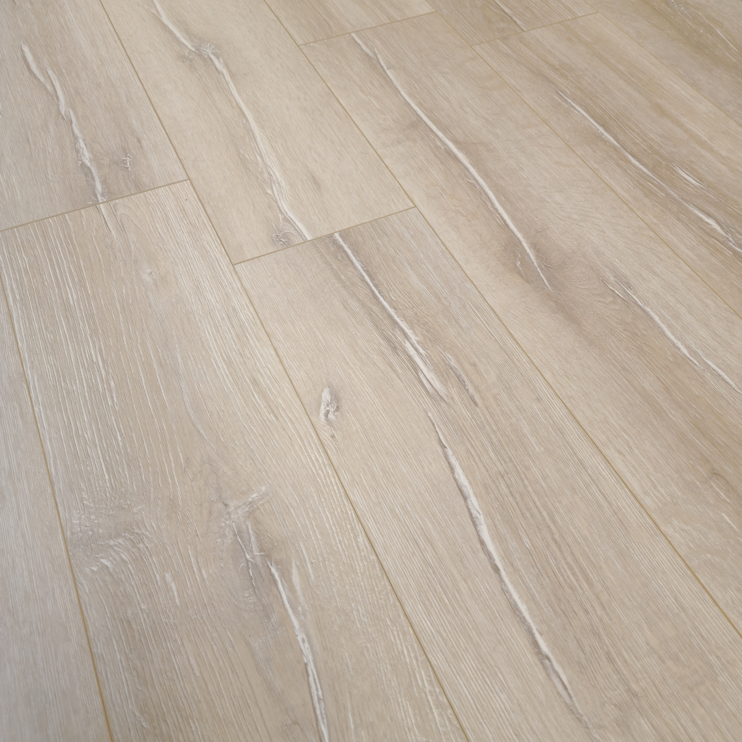 Waterproof Luxury Luma Oak 8mm Laminate Flooring