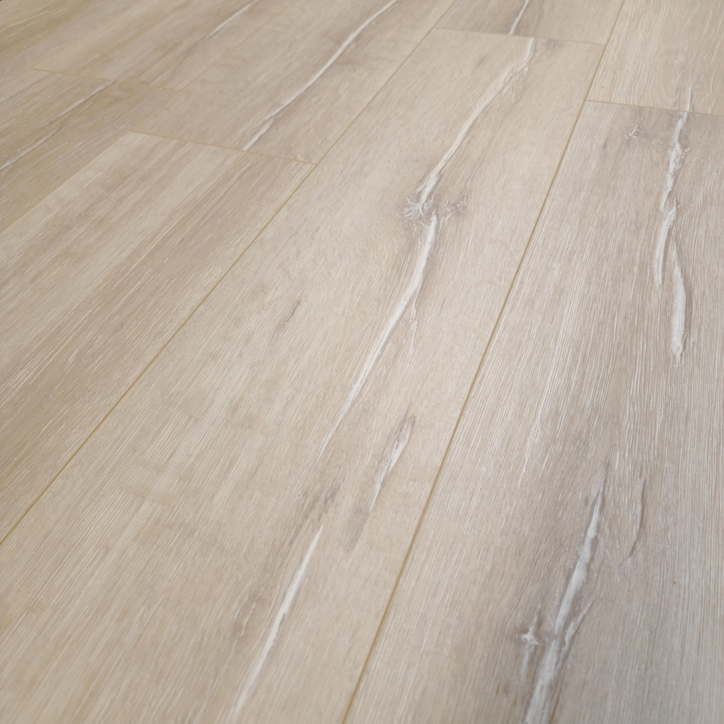 Waterproof Luxury Luma Oak 8mm Laminate Flooring