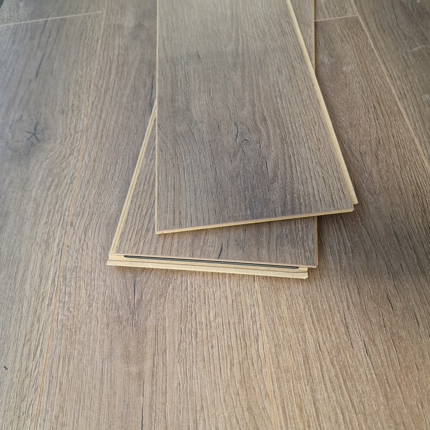 Waterproof Luxury Palewood Oak 8mm Laminate Flooring