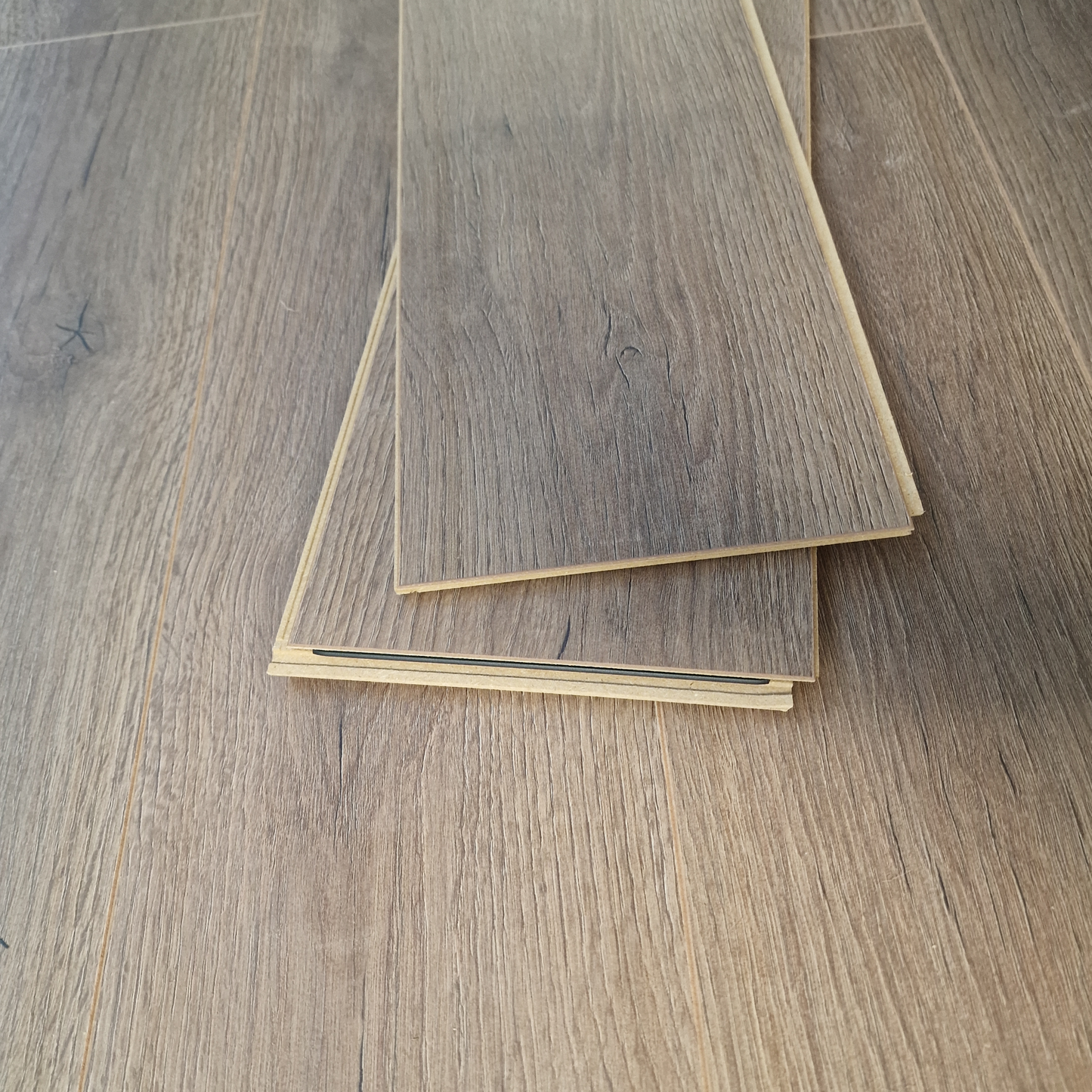 Waterproof Luxury Palewood Oak 8mm Laminate Flooring