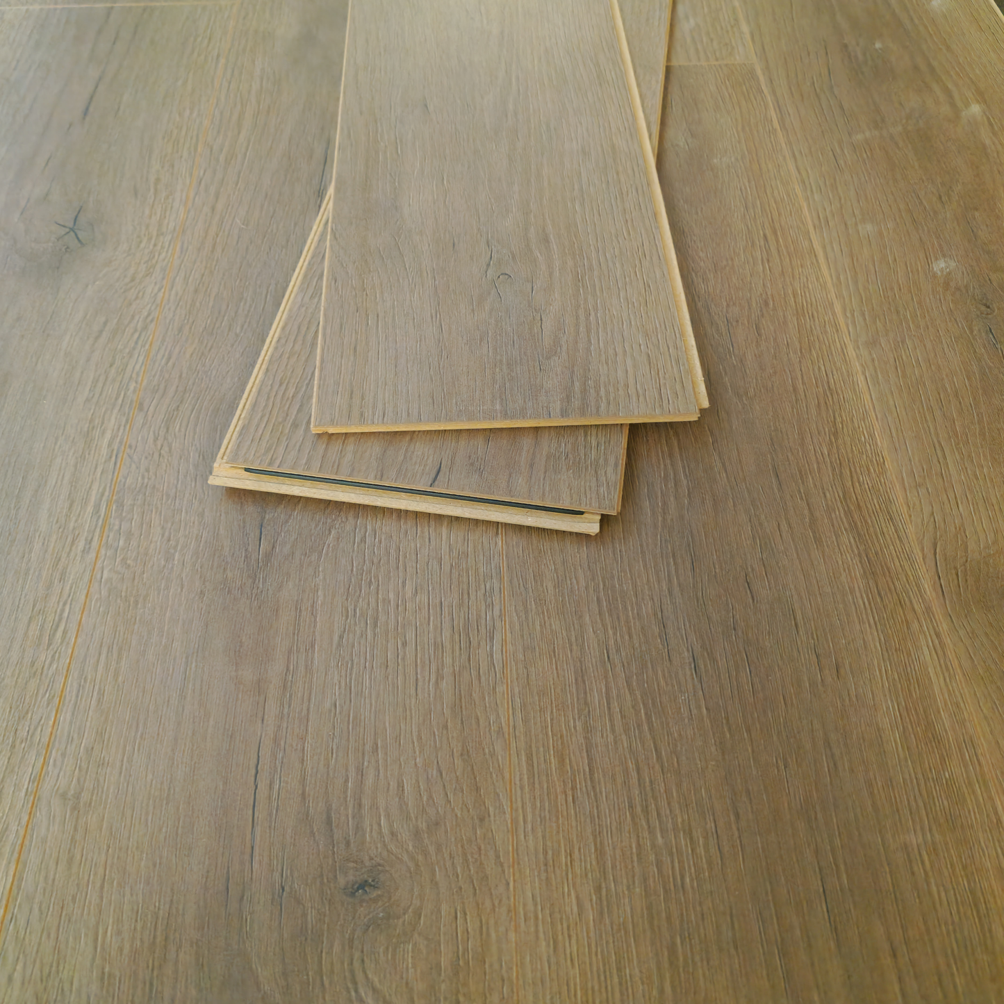 Waterproof Luxury Palewood Oak 8mm Laminate Flooring