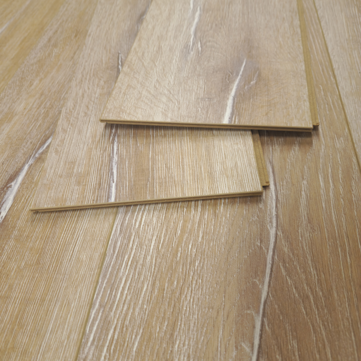 Waterproof Luxury Sunlit Oak 8mm Laminate Flooring