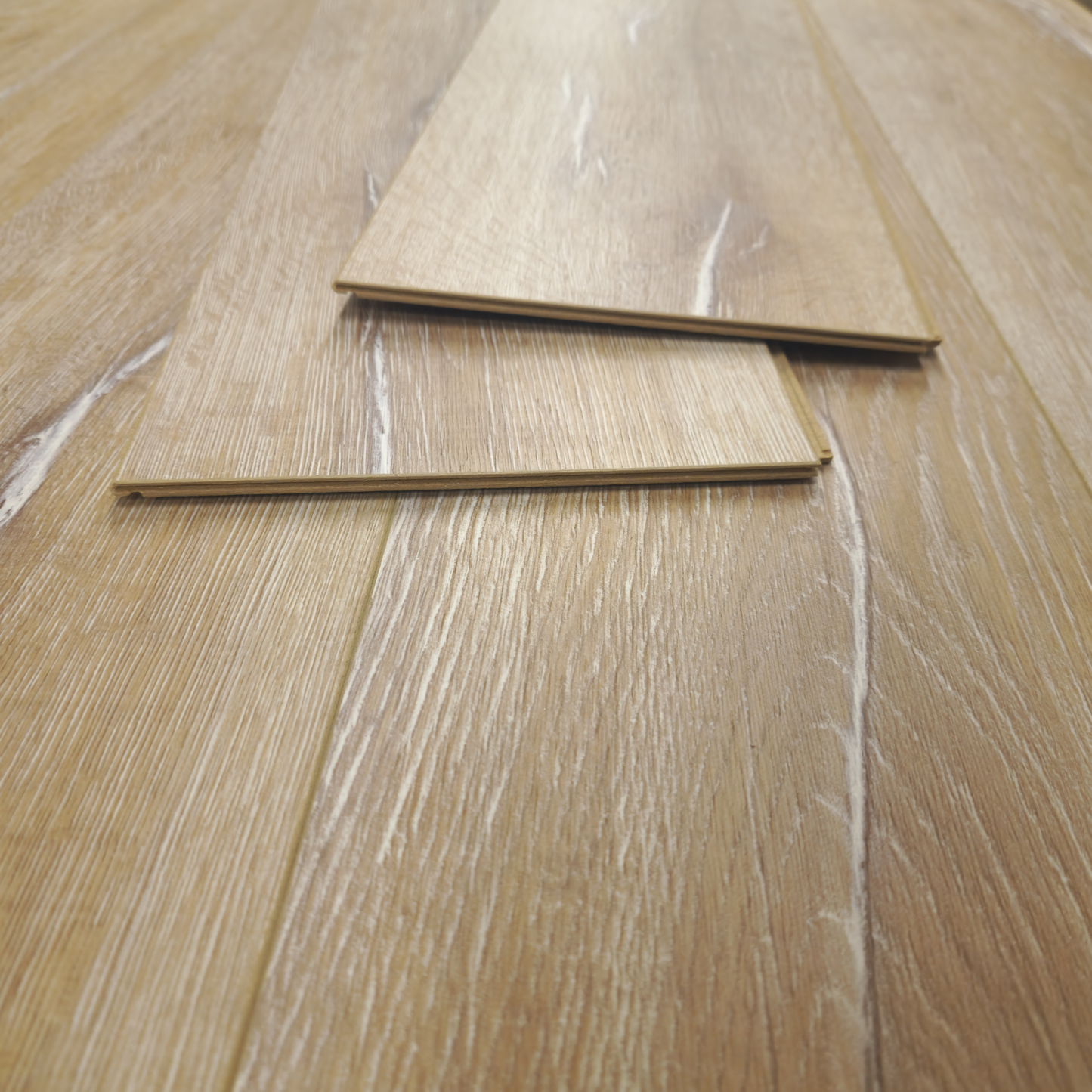 Waterproof Luxury Sunlit Oak 8mm Laminate Flooring