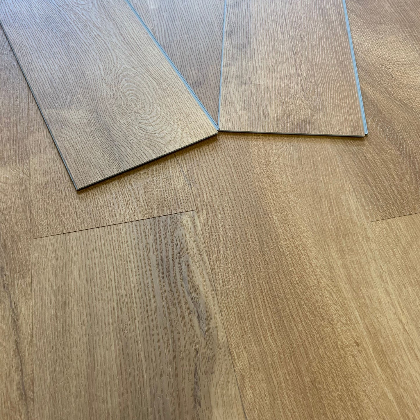 Waterproof Savannah Oak Plank LVT Rigid Core SPC 5.2mm Click Luxury Vinyl Tile Flooring