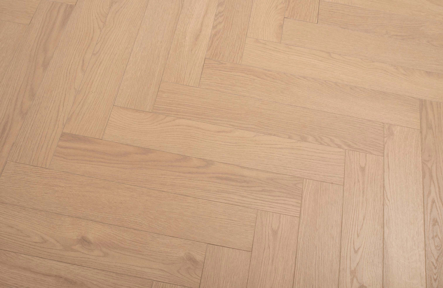 kingsley-8mm-hartington-oak-herringbone-laminate-flooring-8