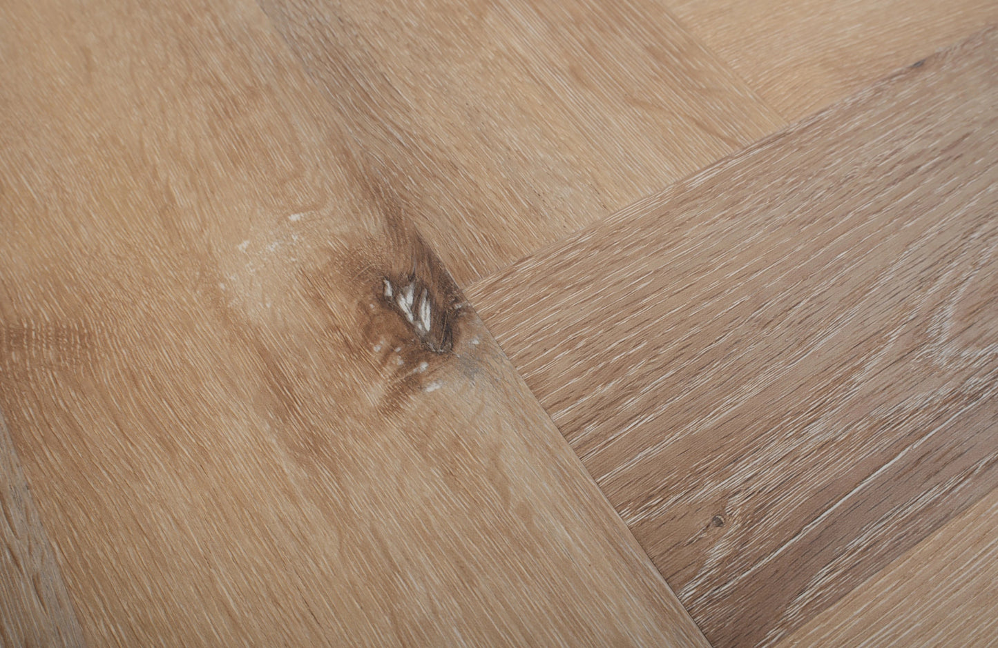 Waterproof Amber Oak Herringbone LVT Rigid Core SPC Click Luxury Vinyl Tile Flooring