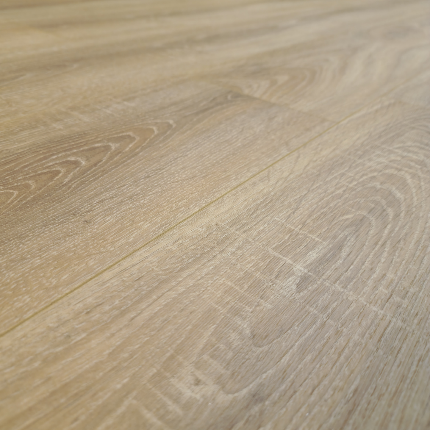 Waterproof Luxury Caramel Oak 8mm Laminate Flooring