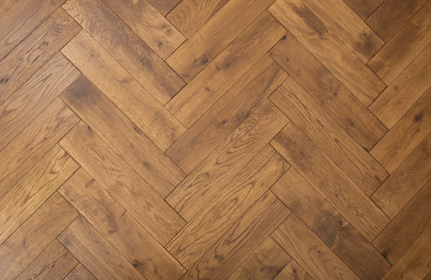lunara-timber-solid-oak-herringbone-flooring-3
