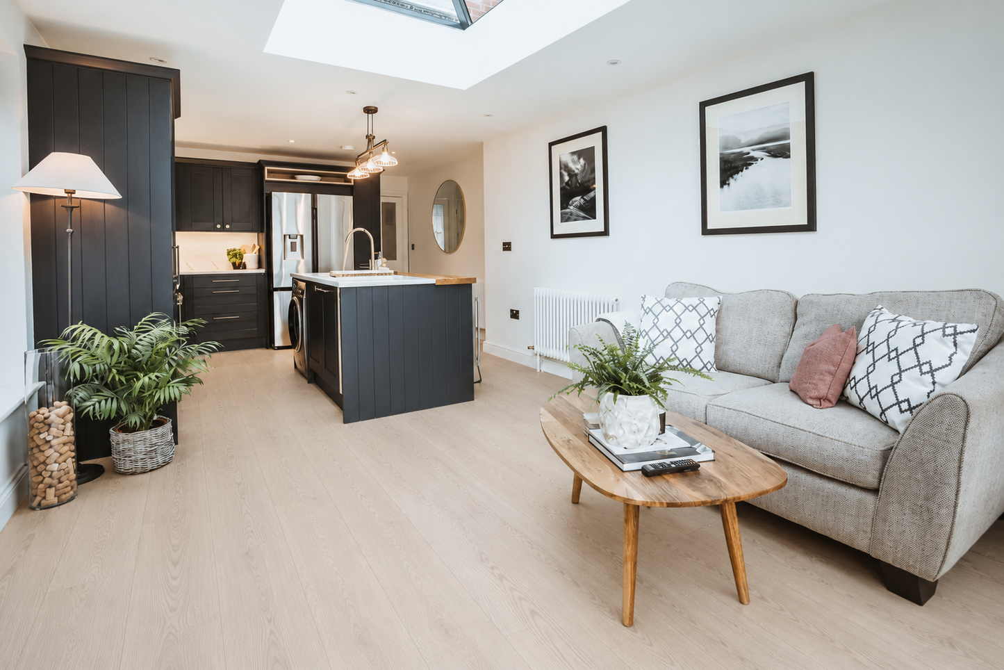 Sand Oakford Fairbourne 8mm Laminate Flooring