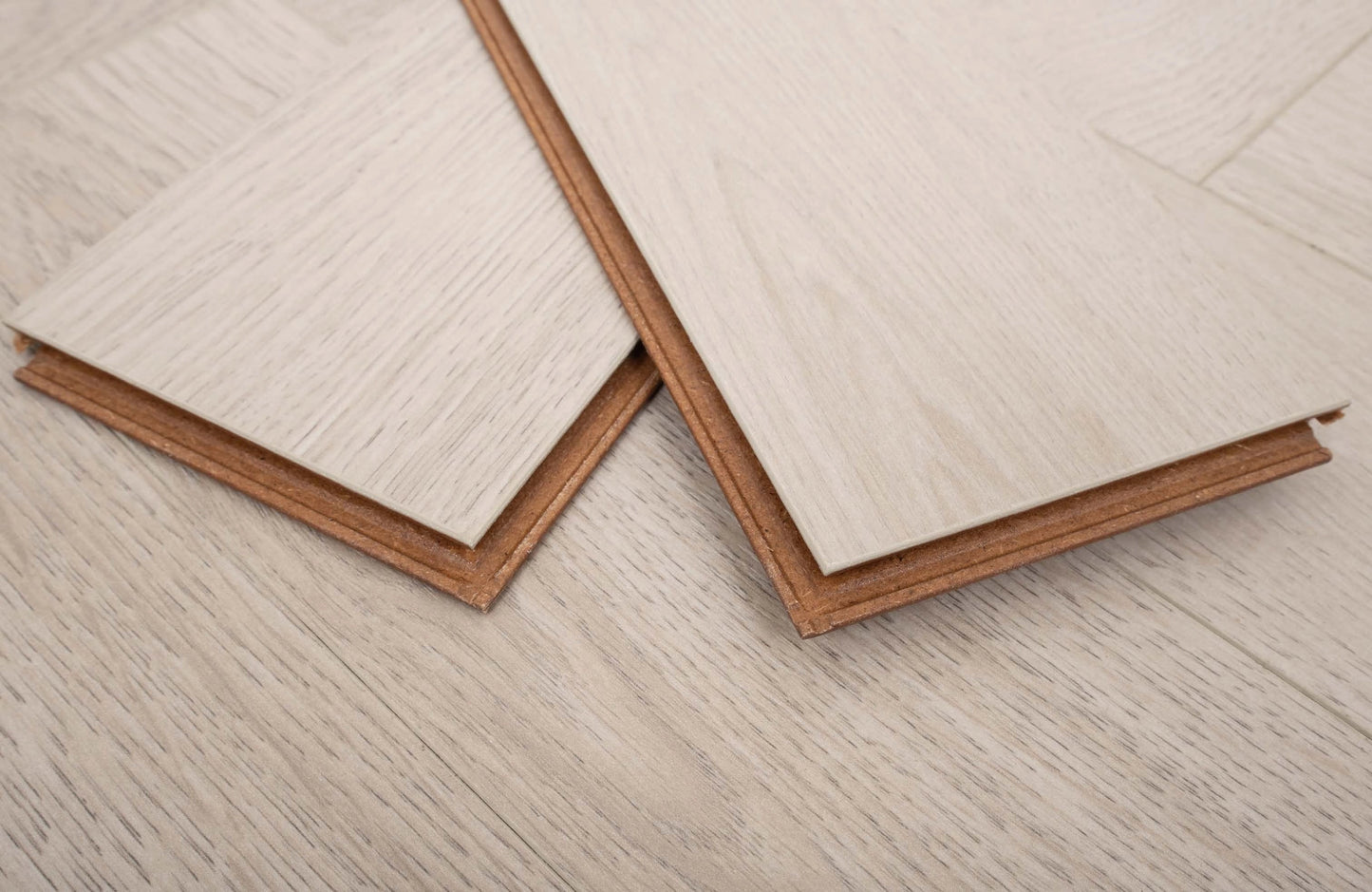 kingsley-8mm-ashford-oak-herringbone-laminate-flooring-8