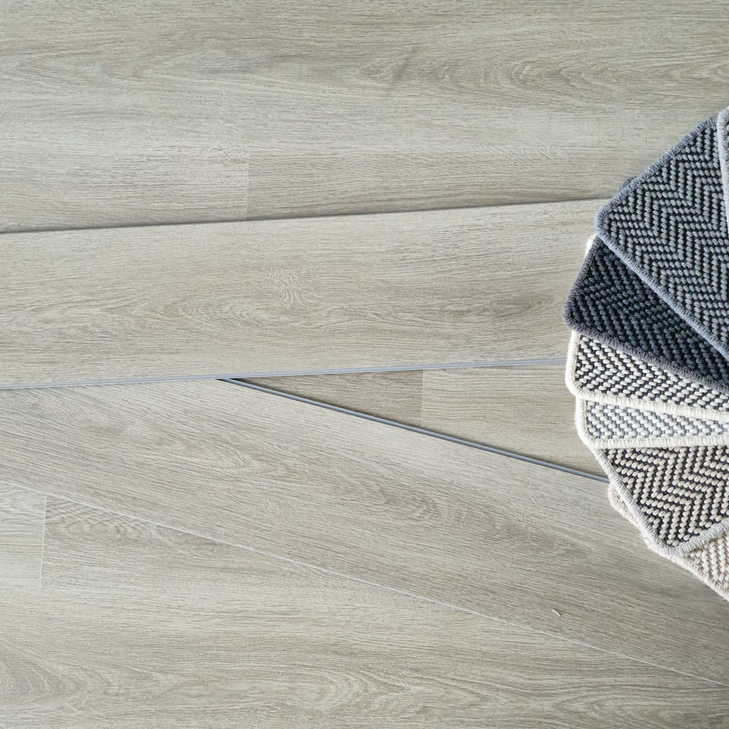 Waterproof Grey Ashen Oak Plank LVT Rigid Core SPC Click Luxury Vinyl Tile Flooring