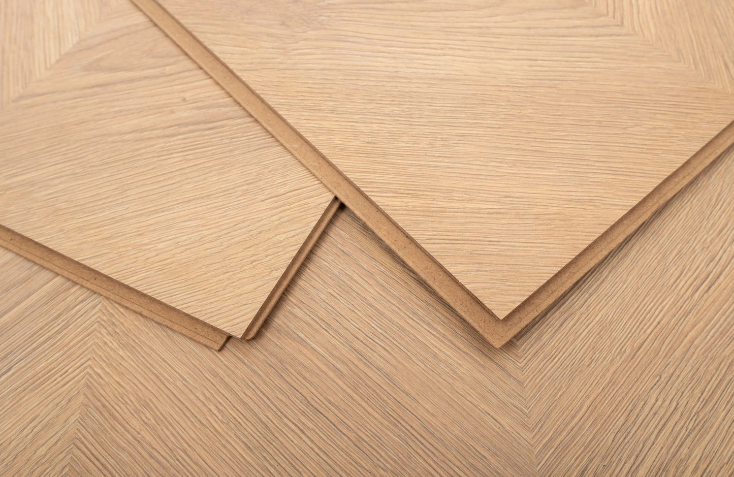 agt-8mm-brinley-oak-chevron-laminate-flooring-9