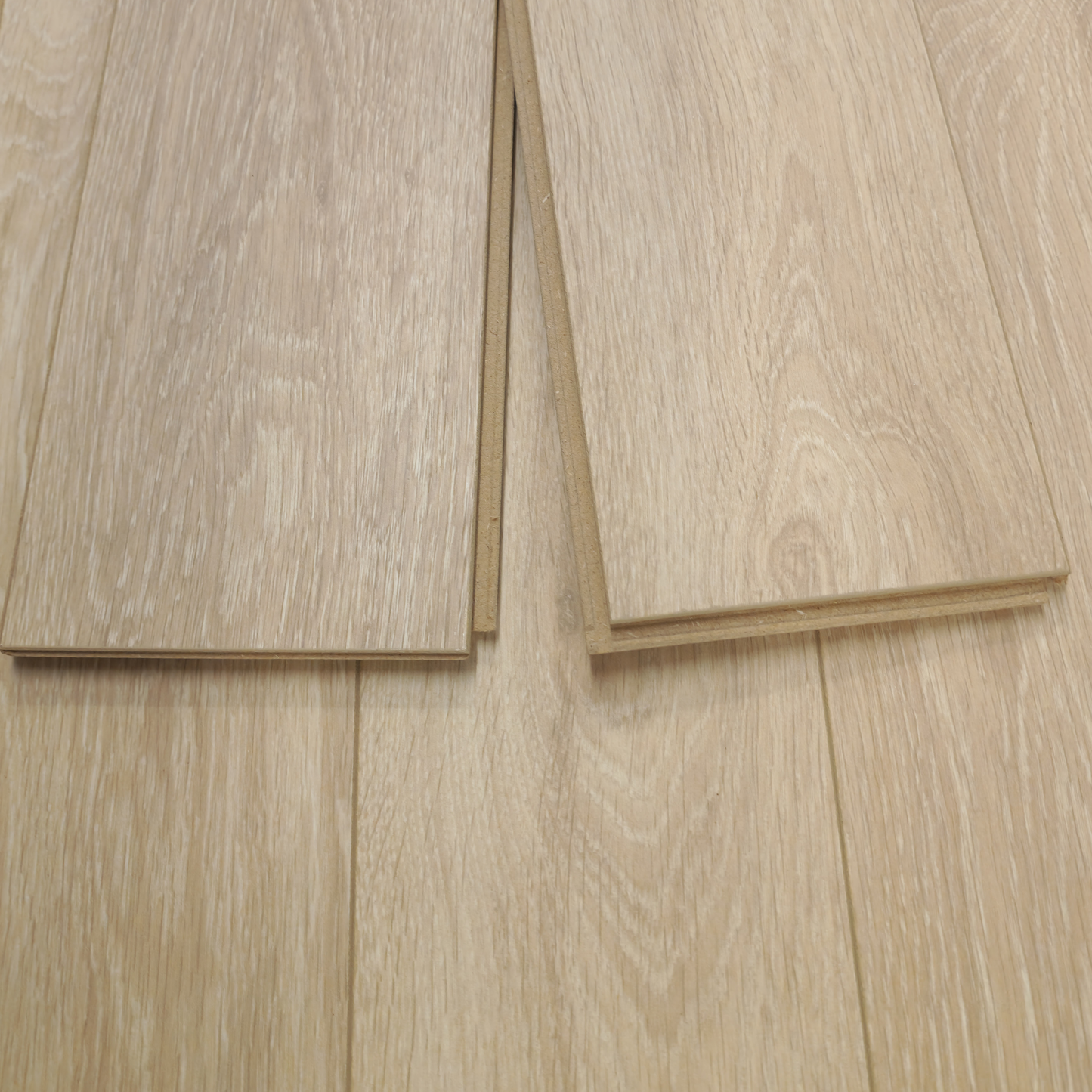 Waterproof Luxury Cool Heritage Oak 12mm Laminate Flooring